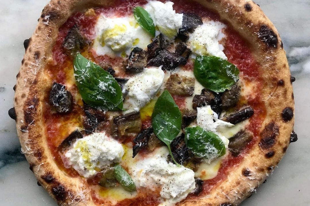 stayhomevegetarianpizza_louielouie_paris